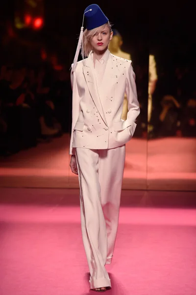 Look 1